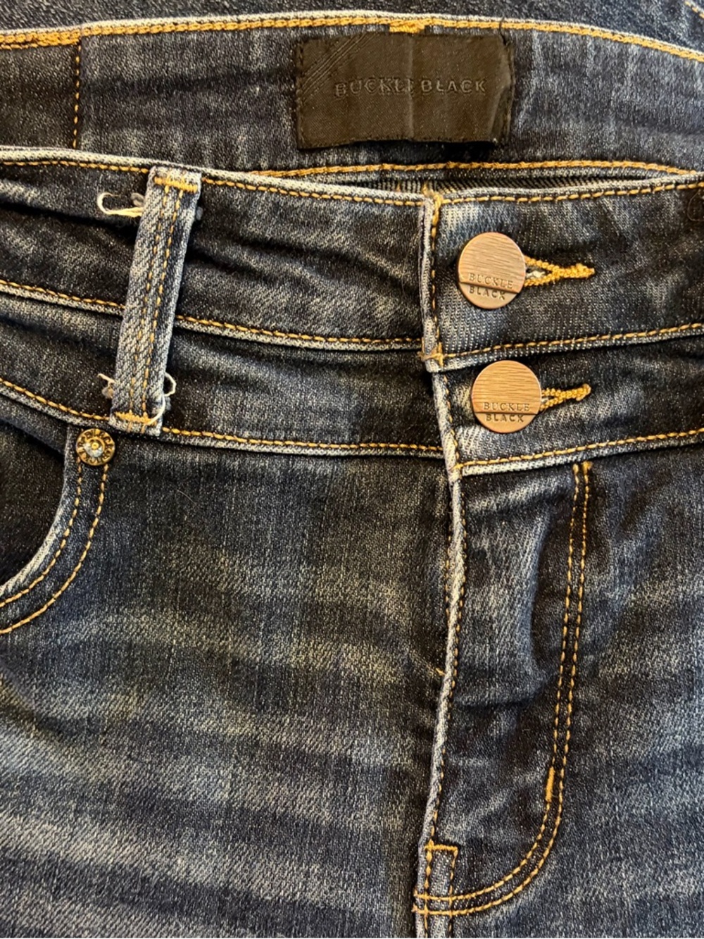 Buckle Black Brand Dark Denim Boot 27x32 Jeans